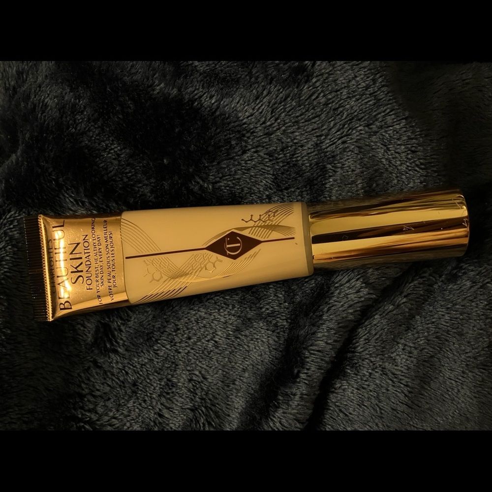 Charlotte Tilbury- Beautiful Skin Foundation
